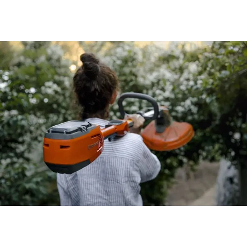 Husqvarna 120iTK4-PH: Акумулаторна Телескопична Комбинирана Машина 2 в 1